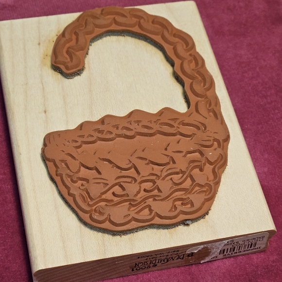 Brushed basket rubber stamp - Picture 2 of 5